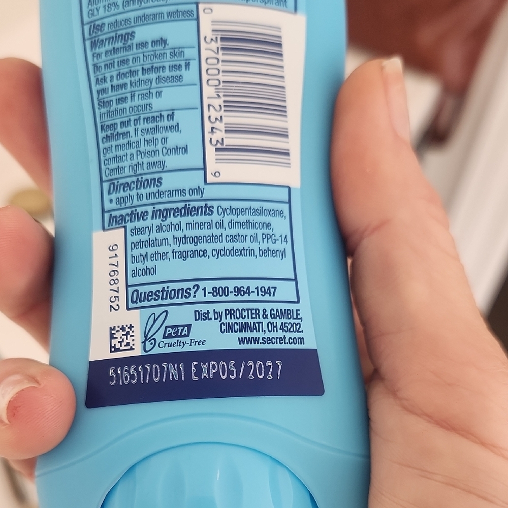 Top Secret Powder Fresh Invisible Solid - Picture 6 of 6